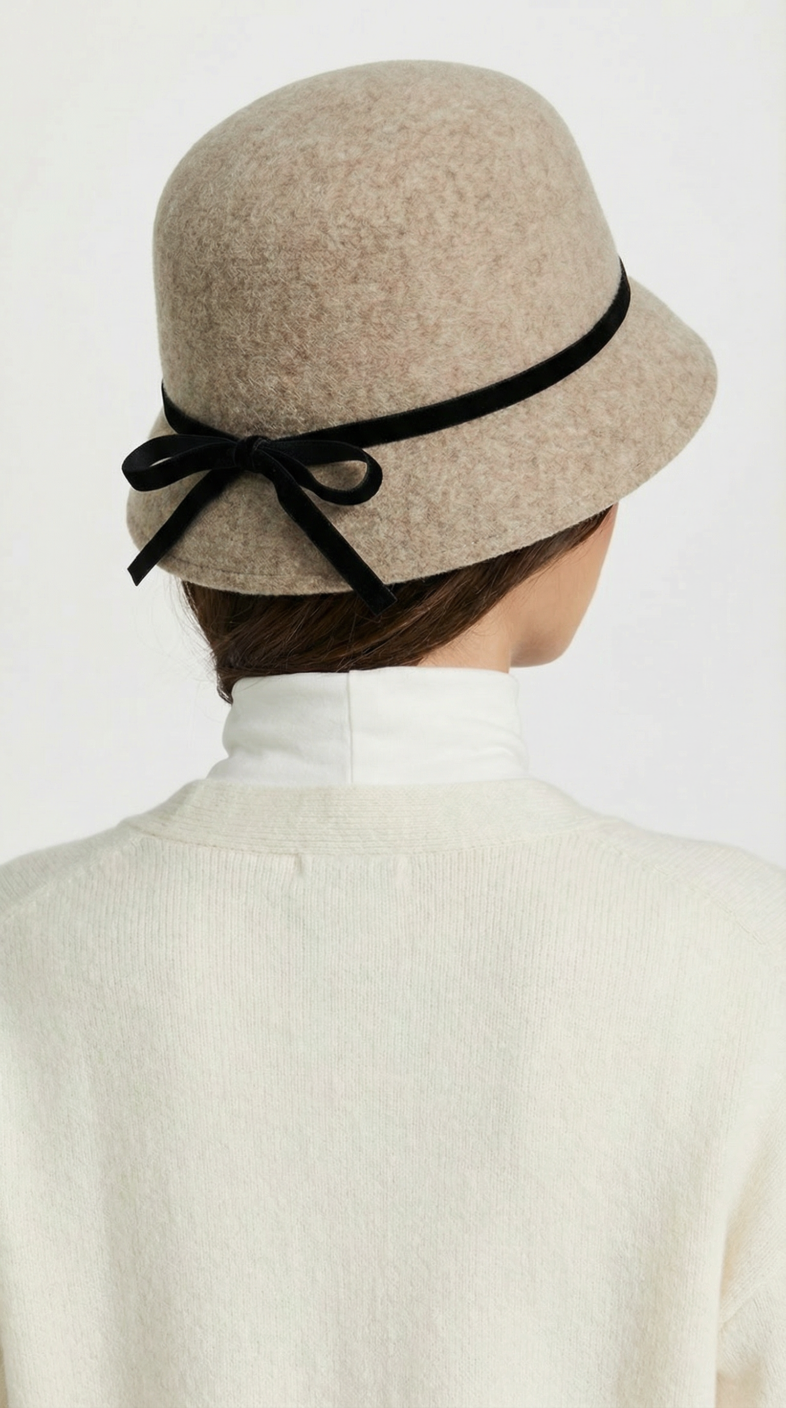 Tavo - Bonnet en Laine avec Nœud en Velours de Luxe