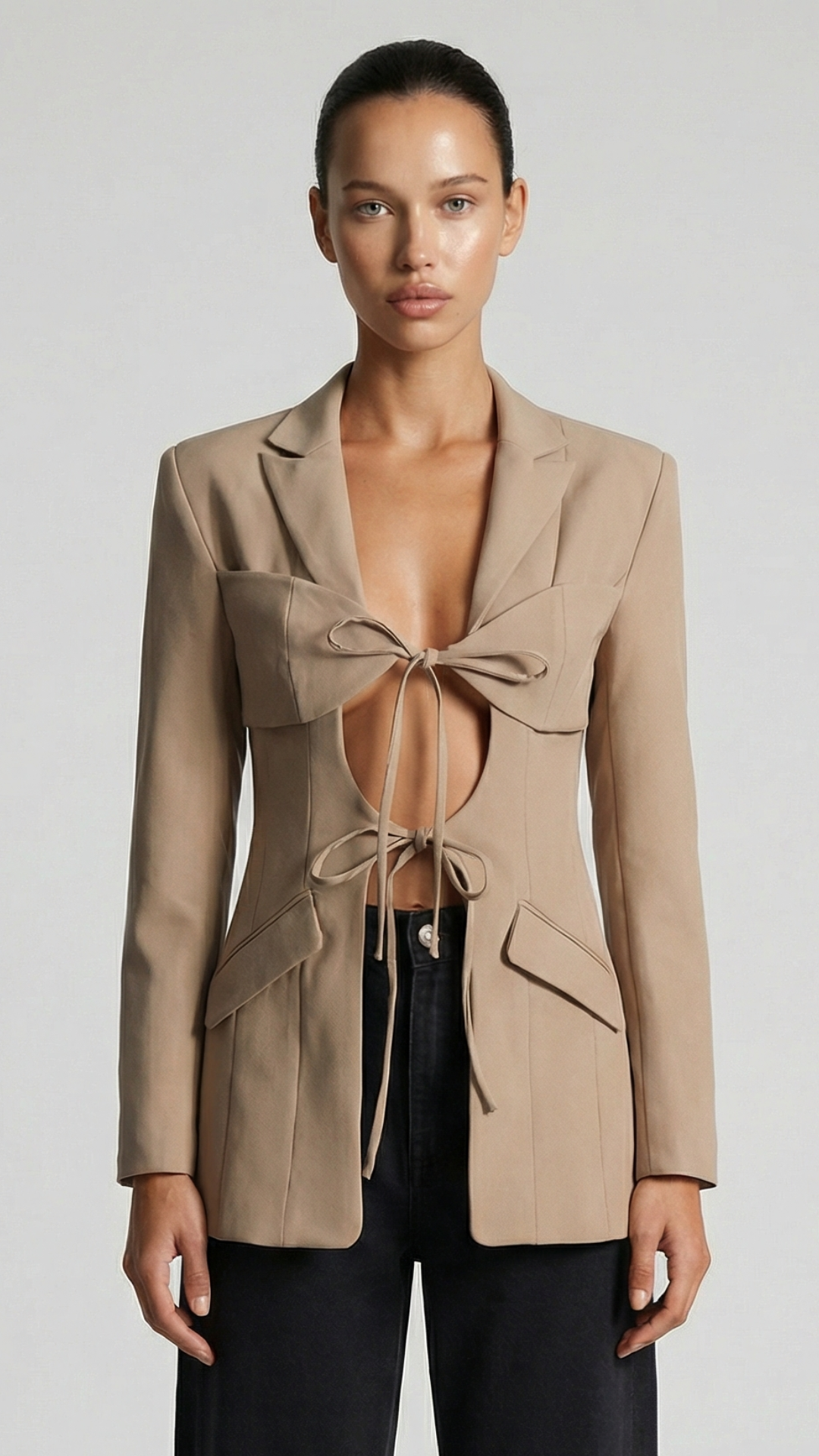 Valier - Architektoniczna marynarka z wycięciami i sznurowaniem Beżowa