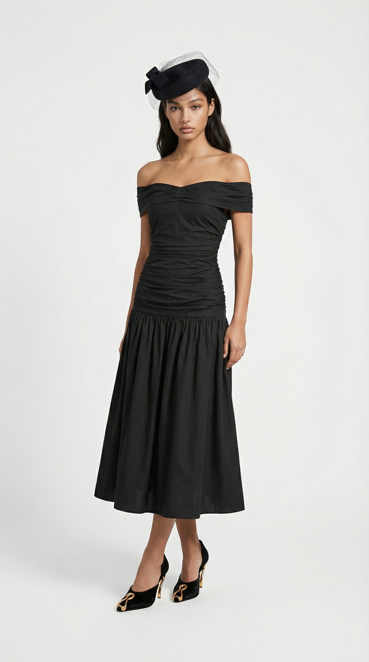 لين - فستان على شكل حرف A واسع مع ياقة مطوية معمارية متباينة الألوان