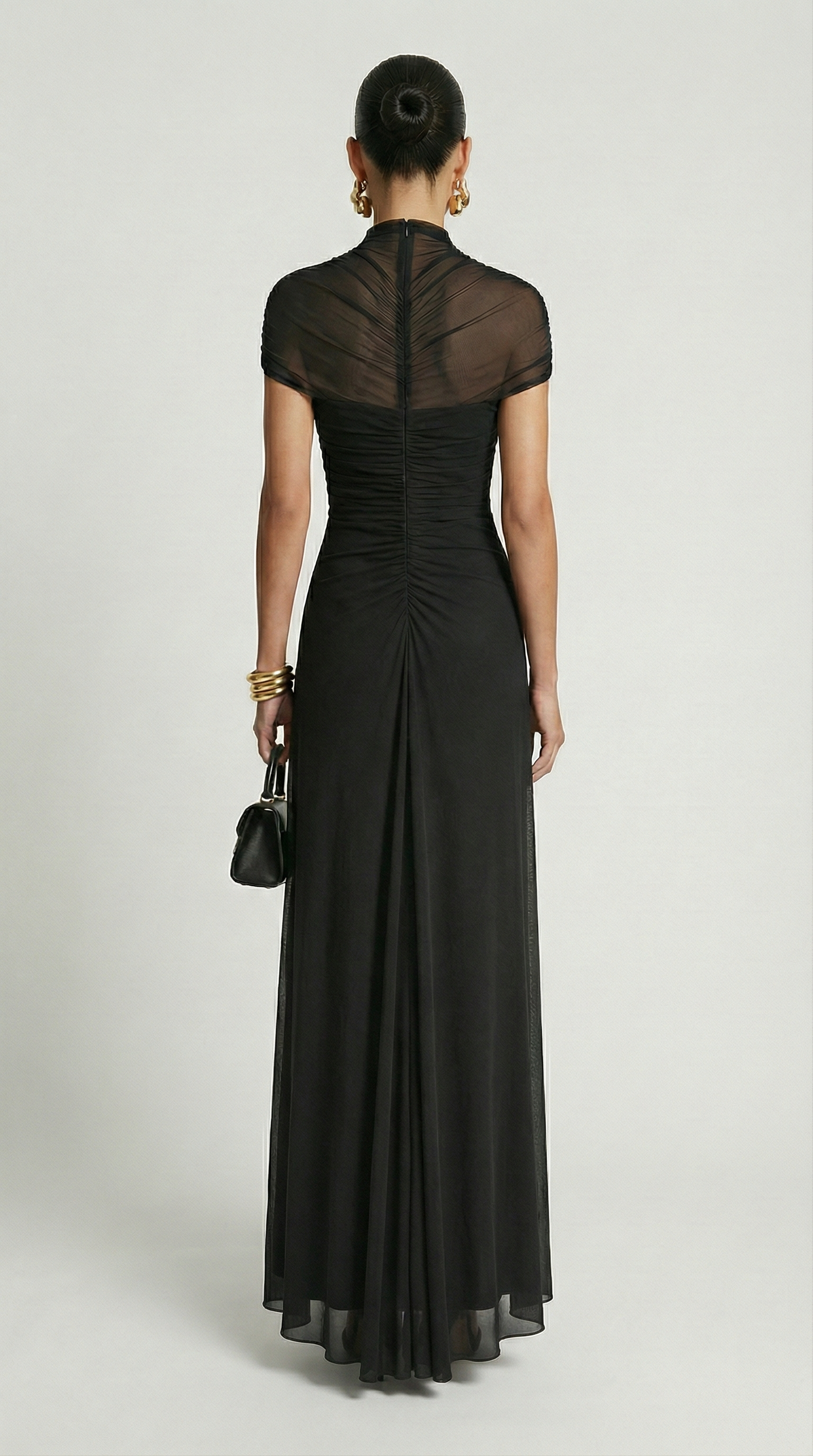 Aurea - Robe longue noire asymétrique ruchée en résille avec découpes