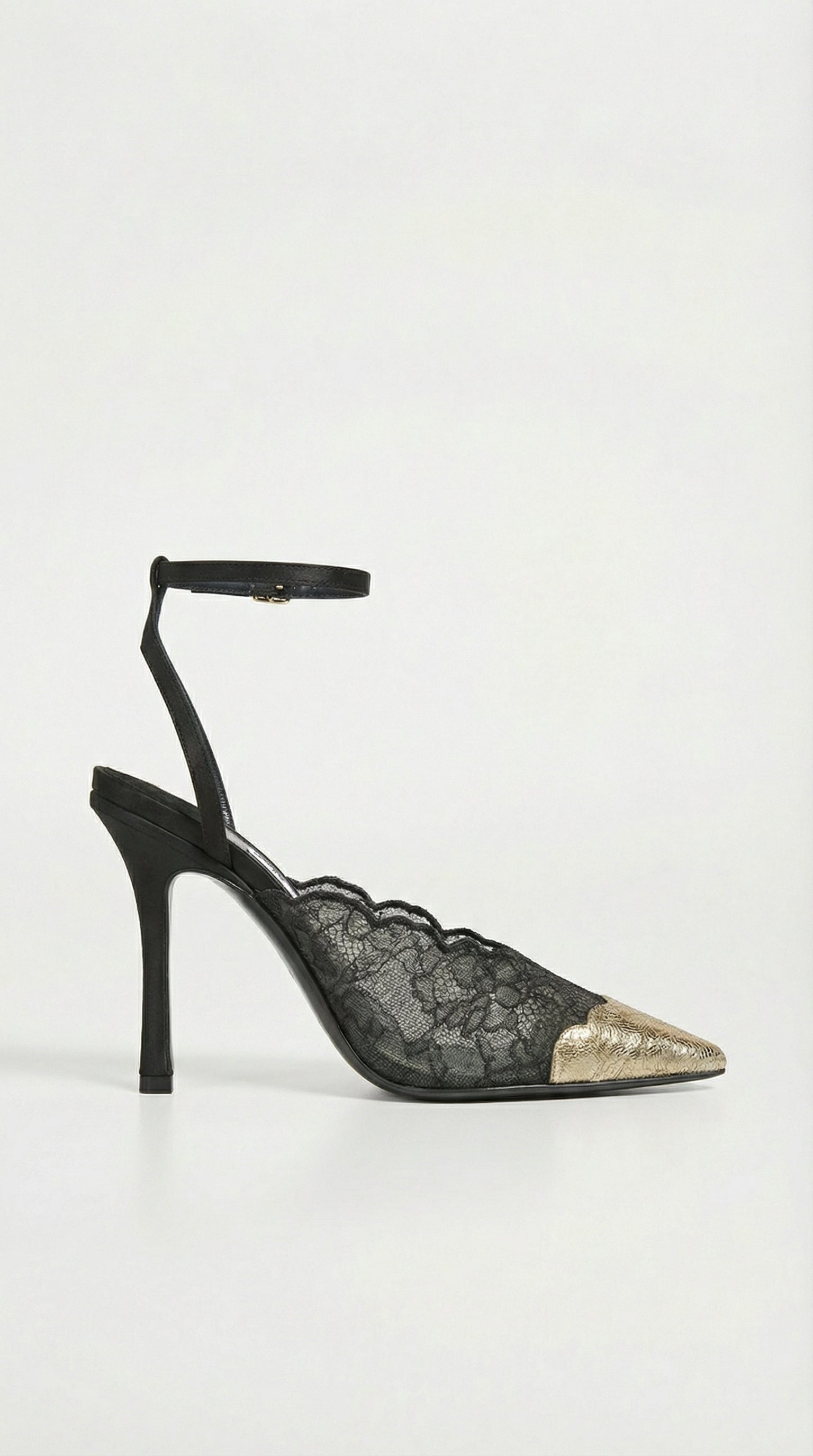 Kiva - Tacones puntiagudos de metal con bordado de encaje negro