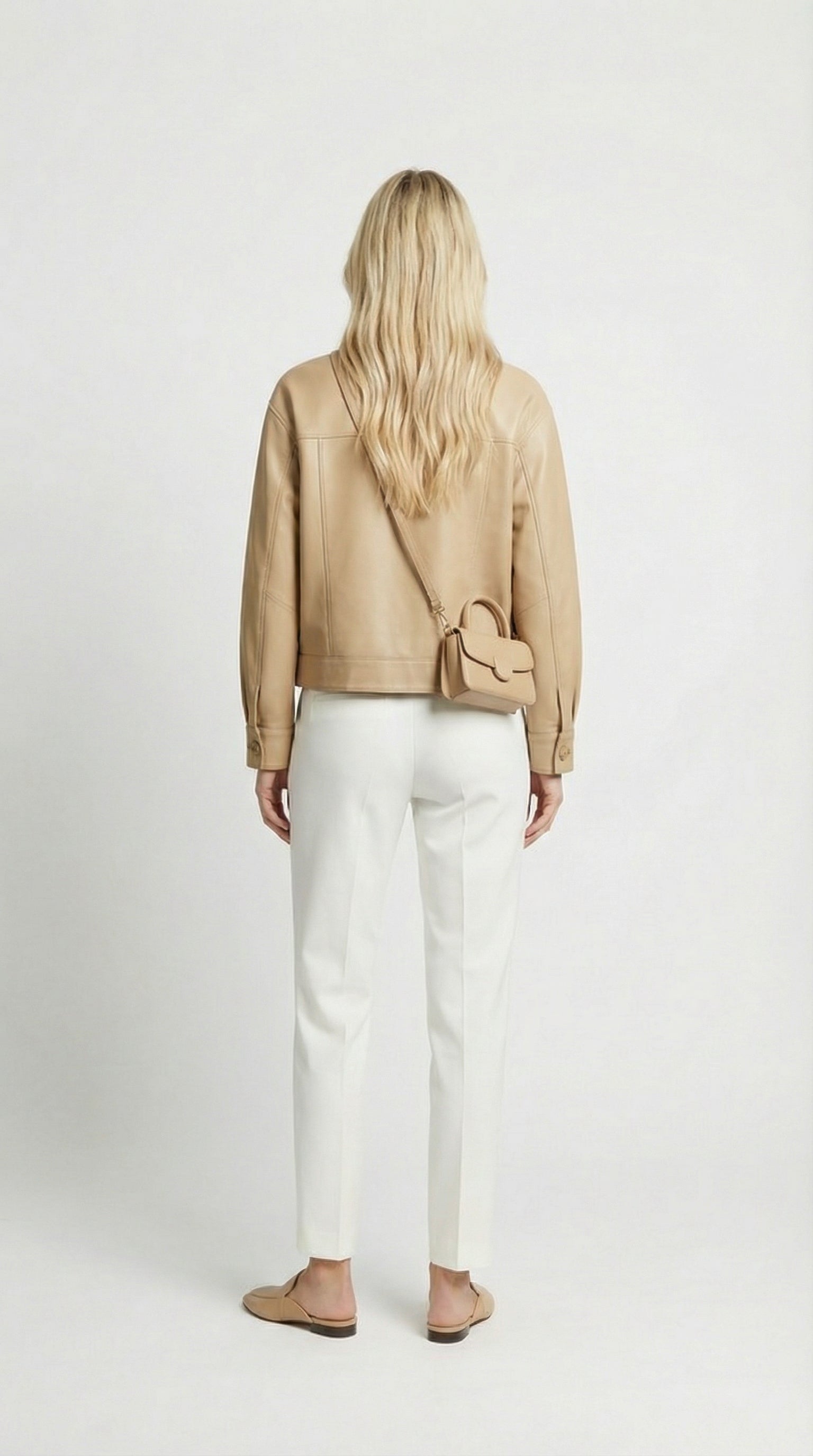 Cela - Chaqueta corta de cuero genuino con cuello cuadrado beige