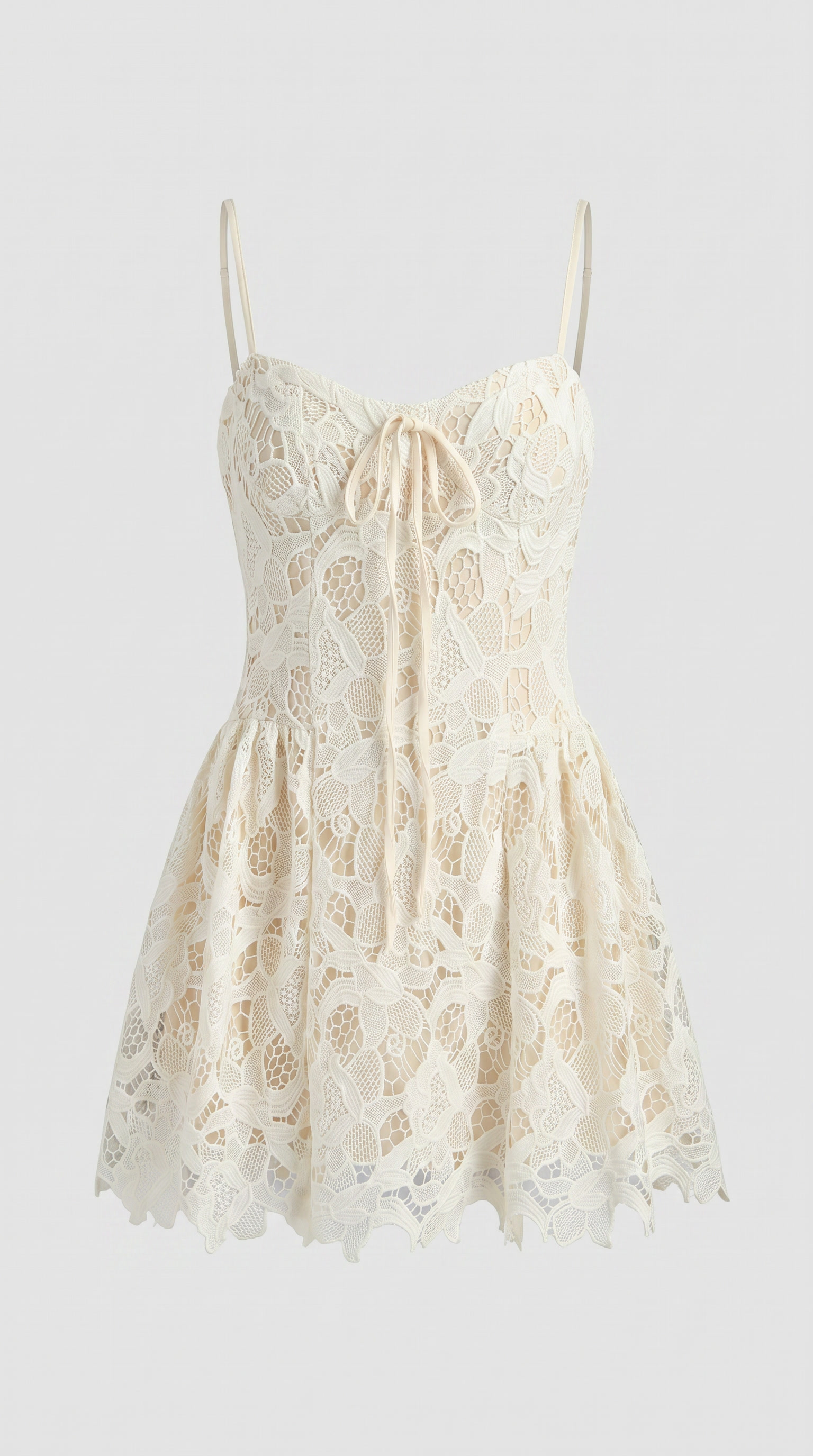 Bonita - Robe courte en dentelle à cordonnet
