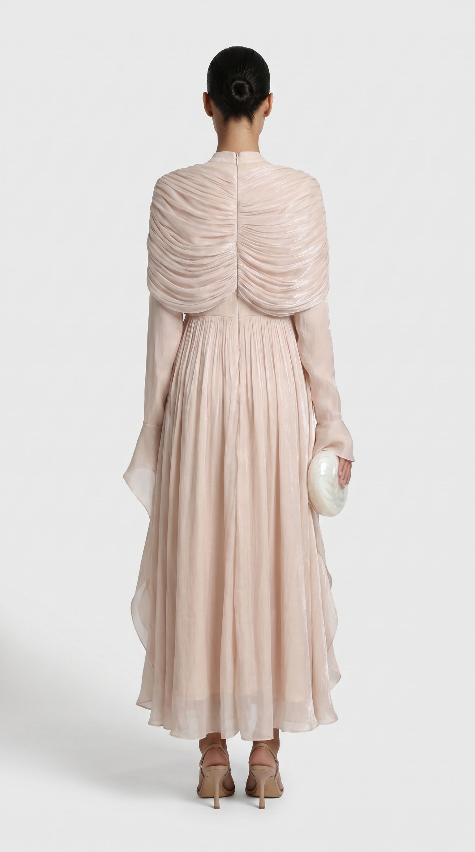 Kara - Unregelmäßig plissiertes Rüschkleid Hell-Aprikose