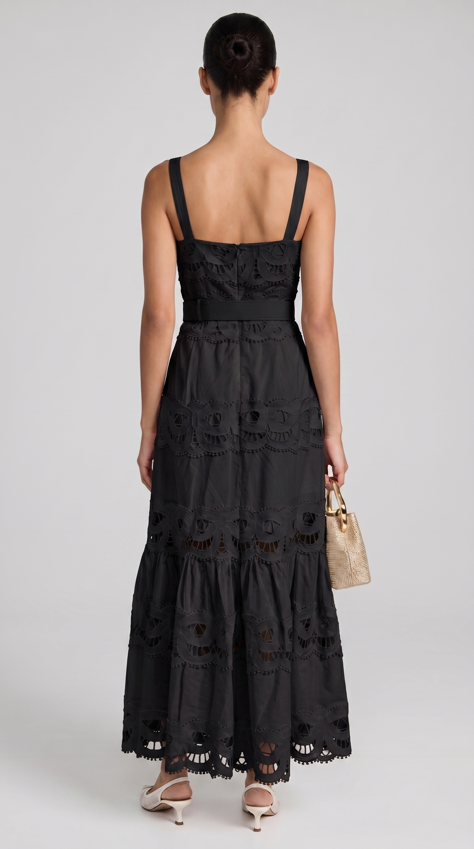 Seda - Maxikleid mit Gürtel und Ösenspitze Schwarz
