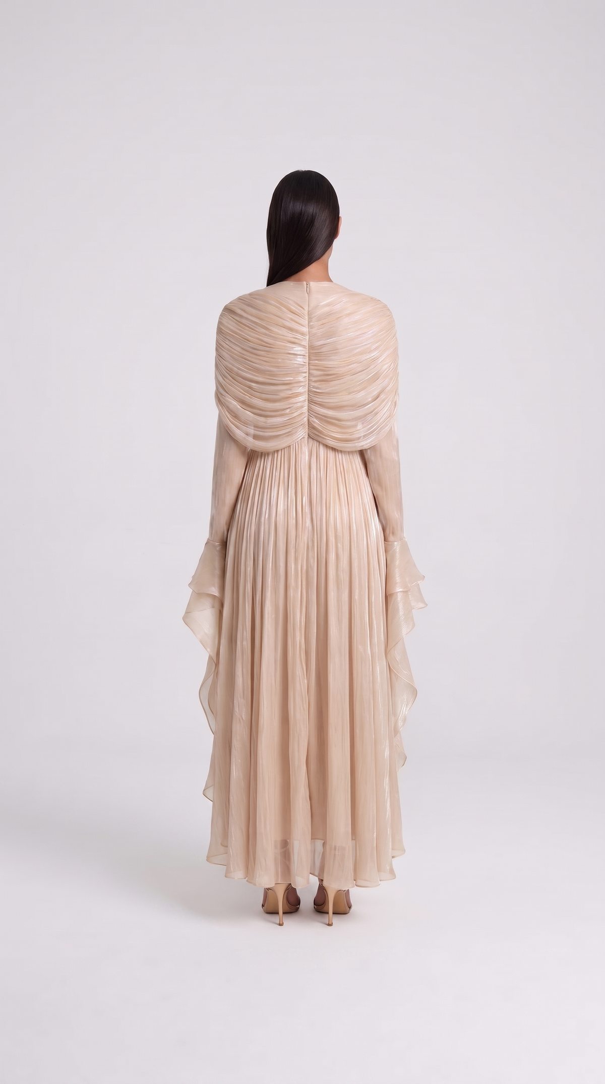 Kara - Vestido plisado irregular con volantes albaricoque claro