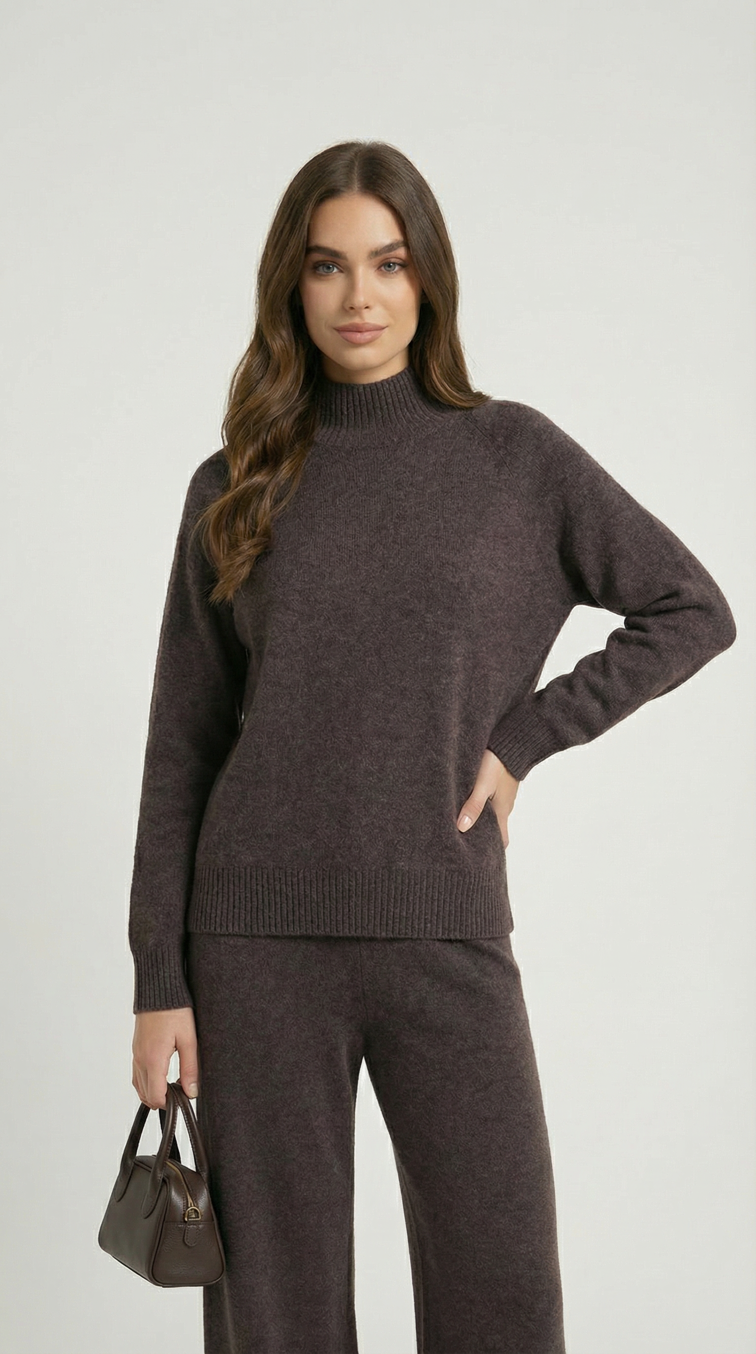 Vilo - 100% Wollset mit dickem Pullover und weiter Hose Braun