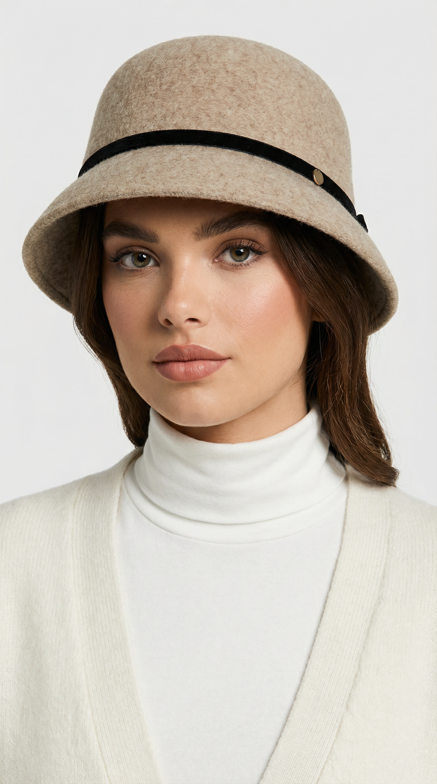 تافو - قبعة صوفية مع فيونكة مخملية فاخرة