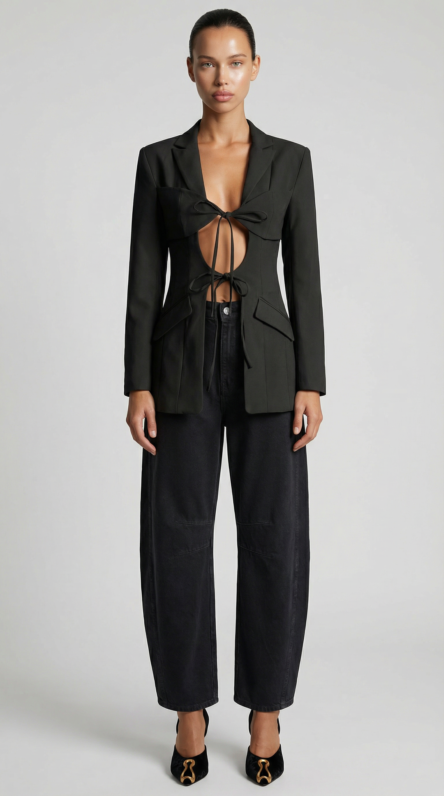 Valier - Architektoniczna marynarka z wycięciami i sznurowaniem Czarna