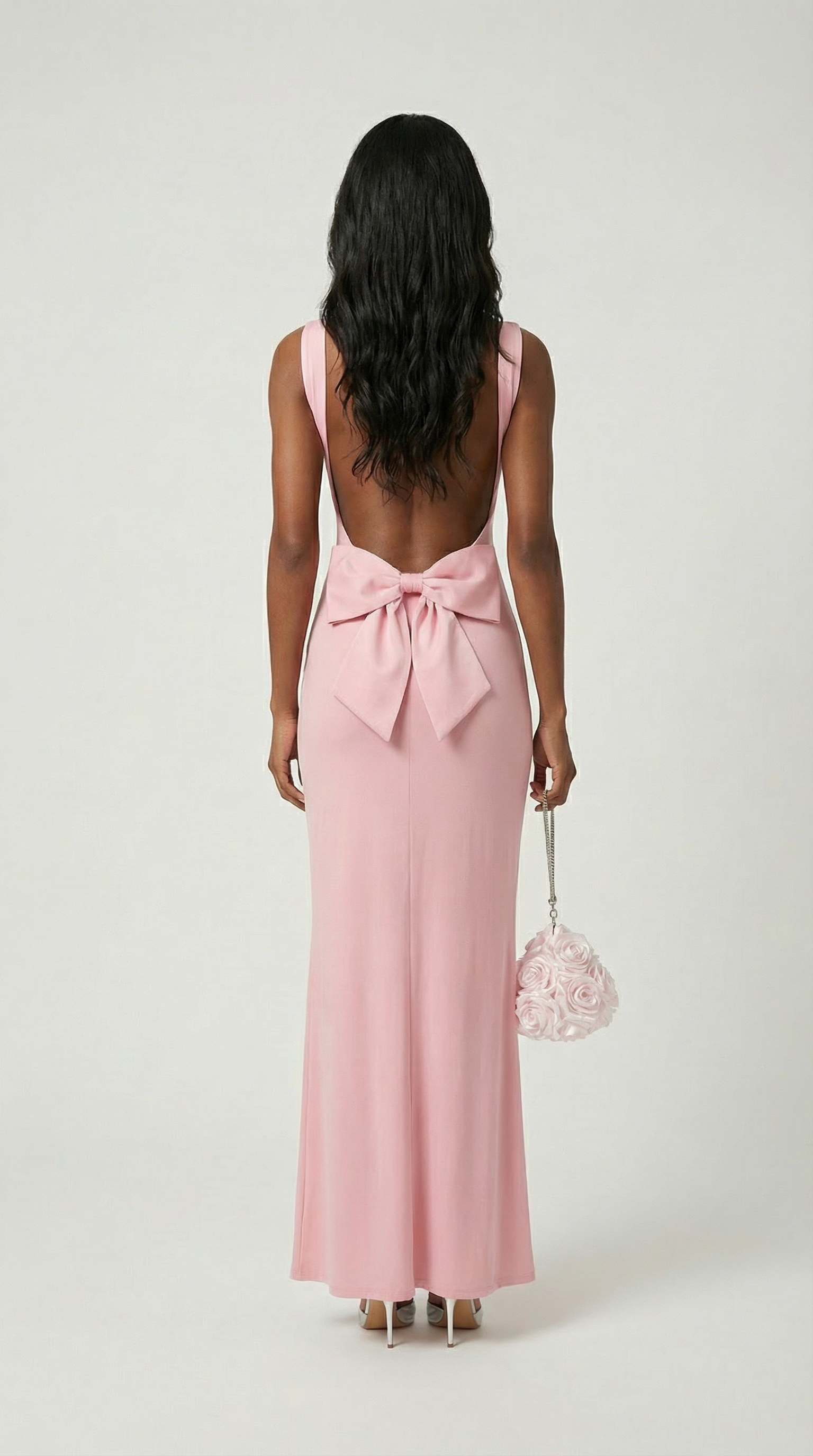 إيسا - فستان ماكسي جذاب برقبة كول بدون ظهر مع فيونكة وردي