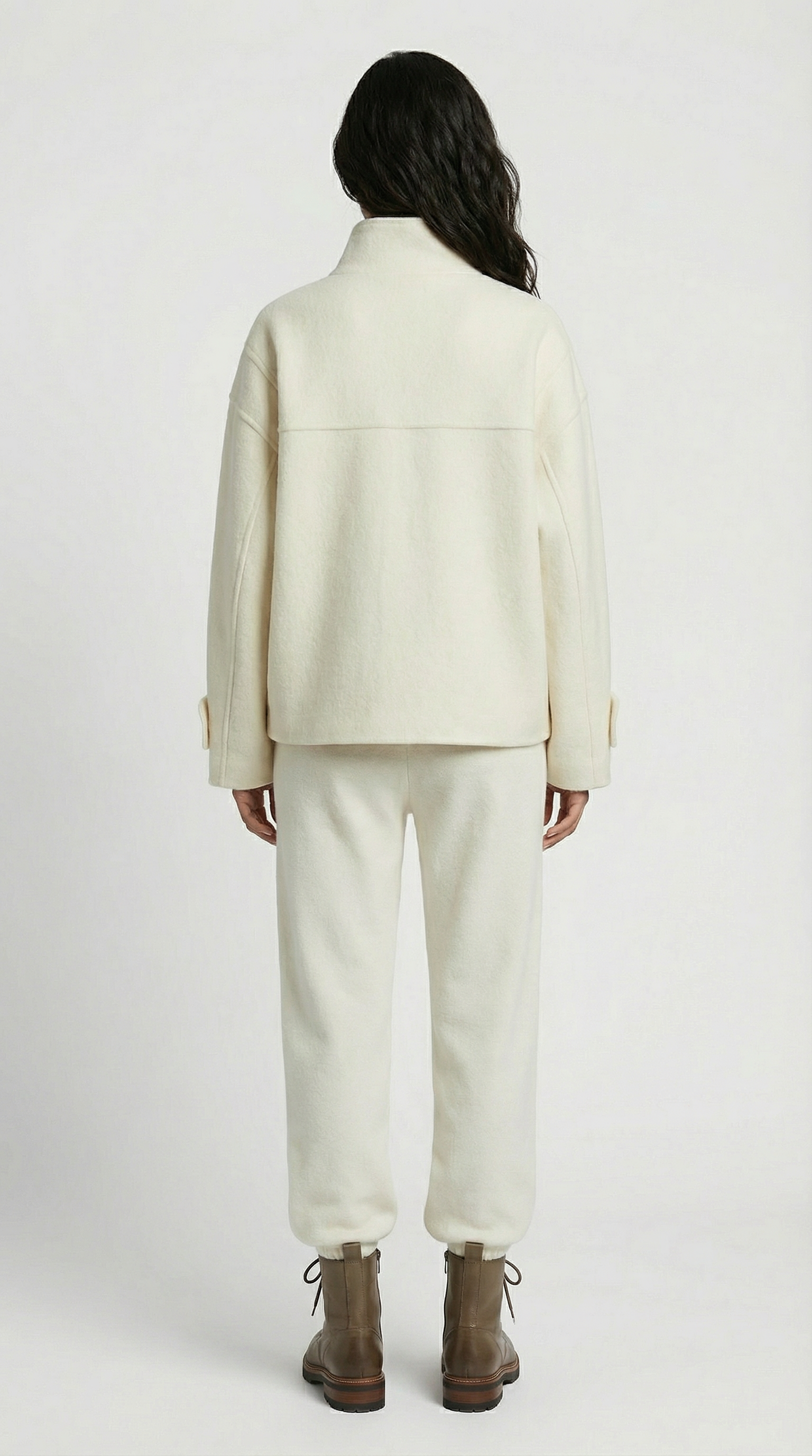 آريا - معطف قصير من الصوف بوجهين وأزرار على شكل قرون