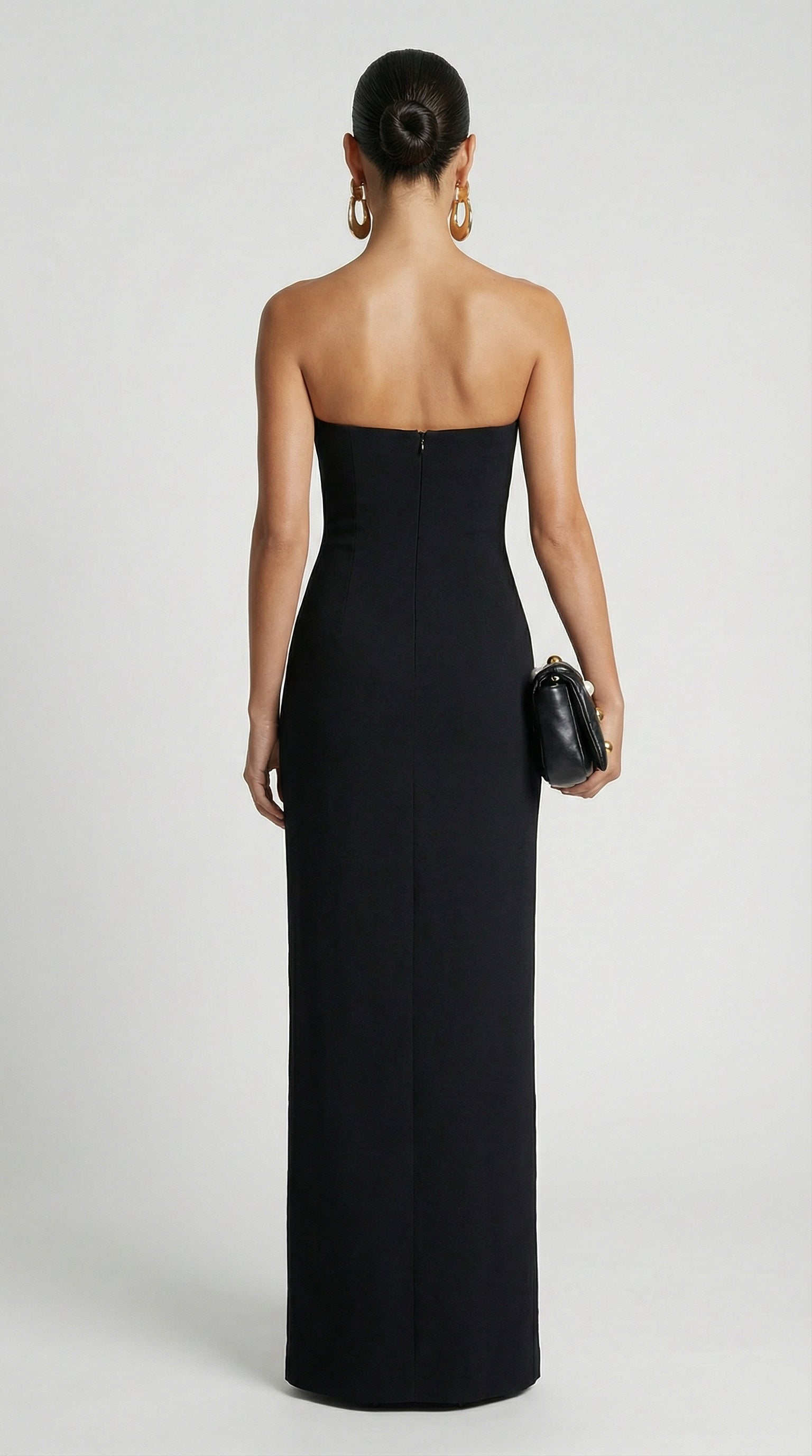 سوليل - فستان ماكسي منحوت ذهبي بدون أكتاف