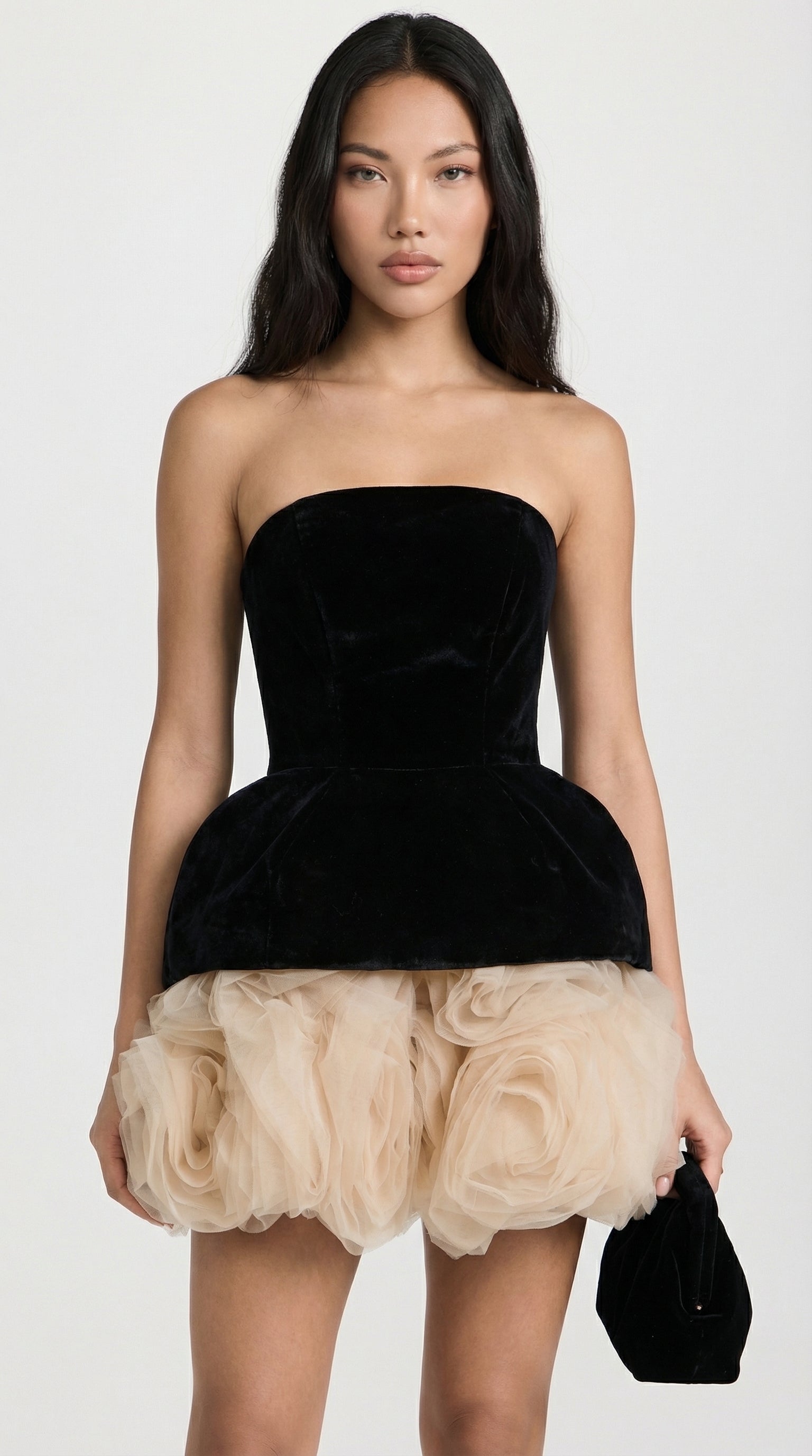 سينا - فستان ميني مخملي يدوي مع لمسات وردية