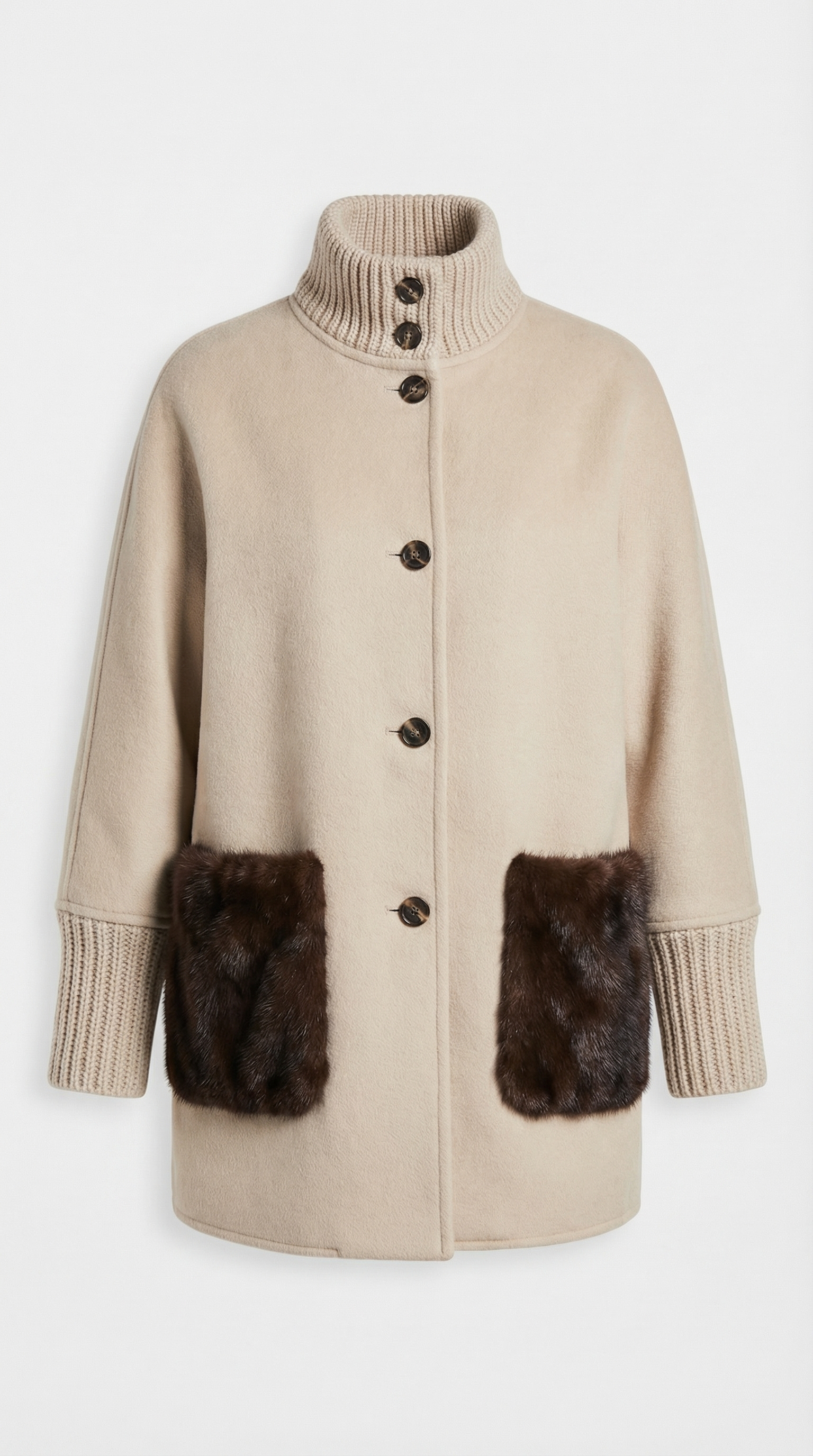 Seriss - Suéter de punto holgado de piel con cuello alto en beige