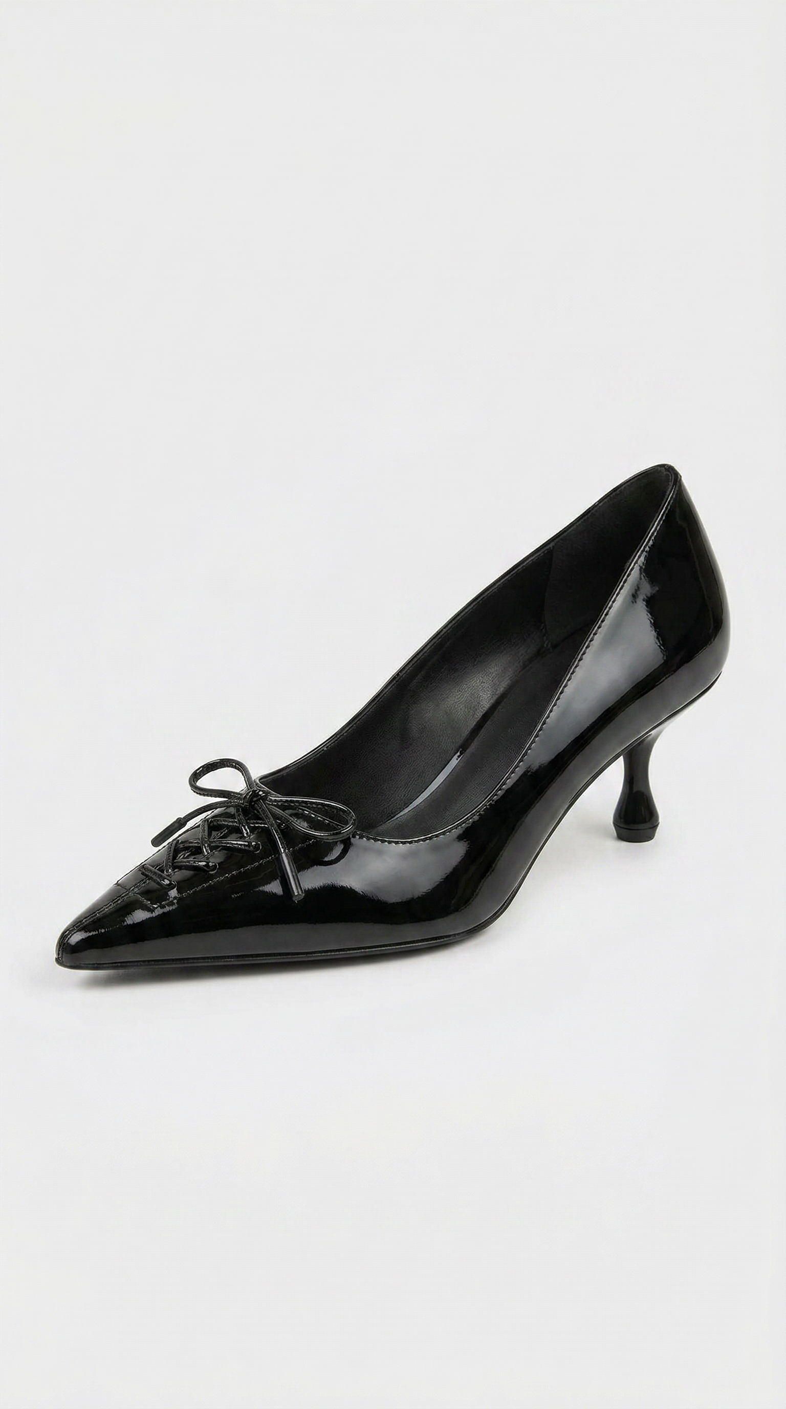 Namos - Escarpins à petits talons aiguilles et bout pointu à lacets, noirs