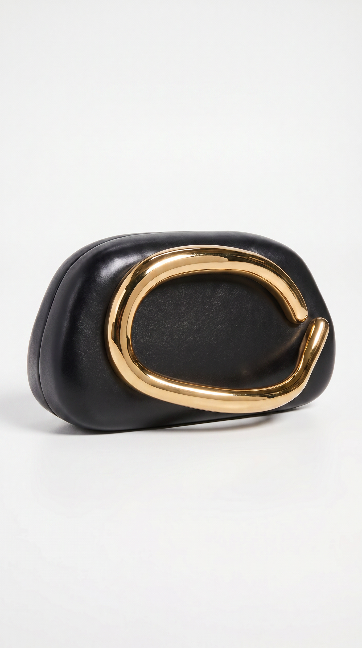 Sage - Pochette demi-lune noire avec anse métallique sculpturale