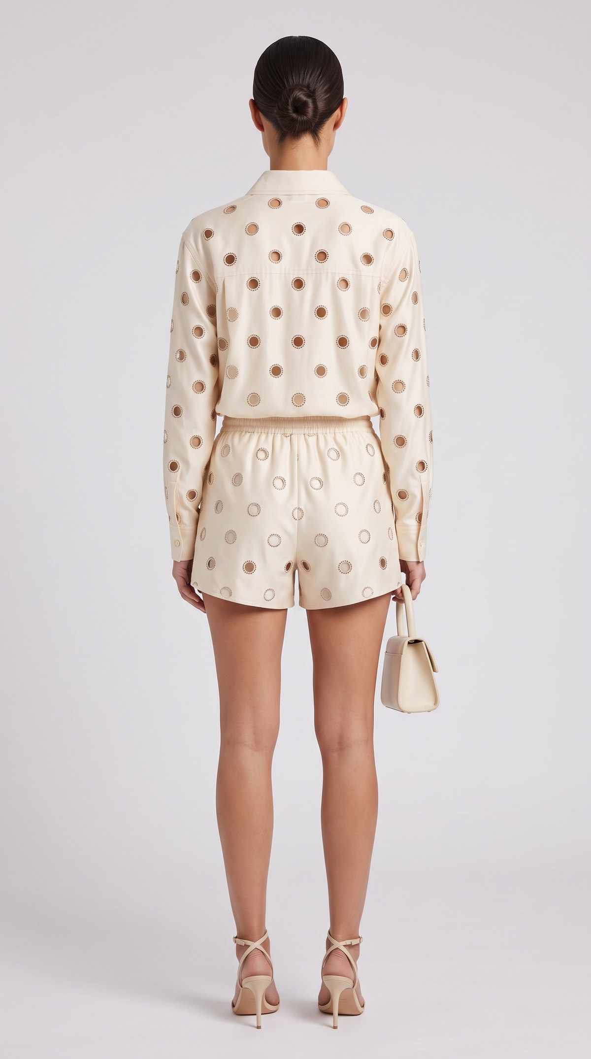 Trecate – Eyelet Cut Out Shorts Beige