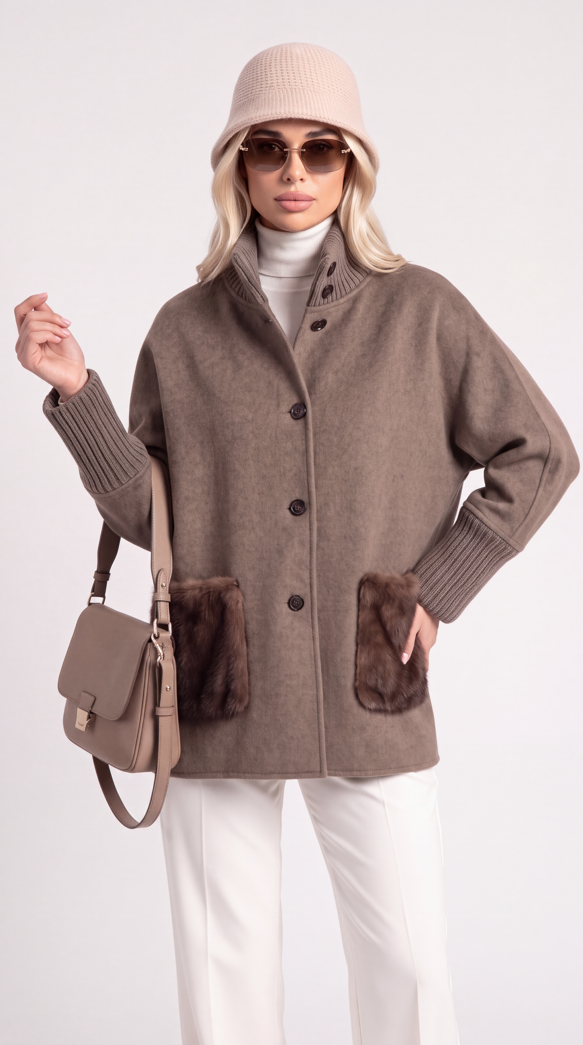Seriss - Maglione Lavorato a Maglia Largo con Collo Alto Beige